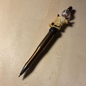 Brown Beaded Pen with Highland Cow Topper